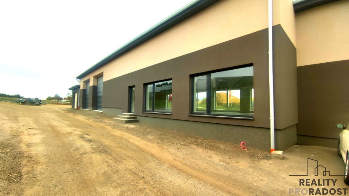 Photo 1 - Commercial property for rent · Warehouse · 400 m²