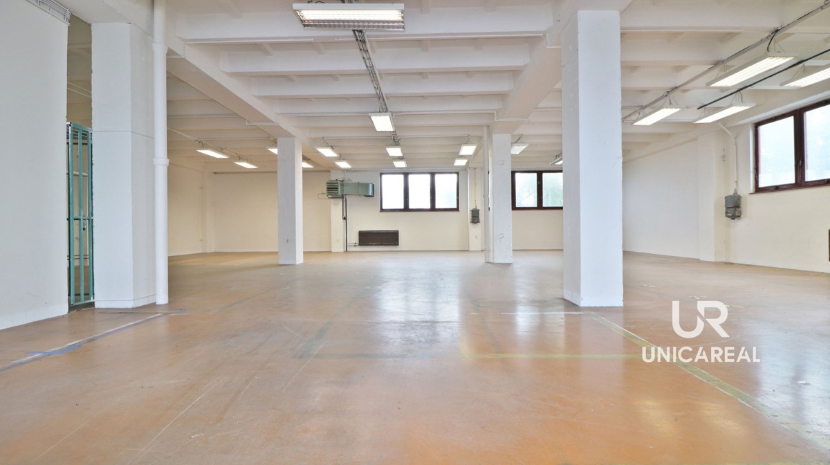 Photo 2 - Commercial property for rent · 333 m²