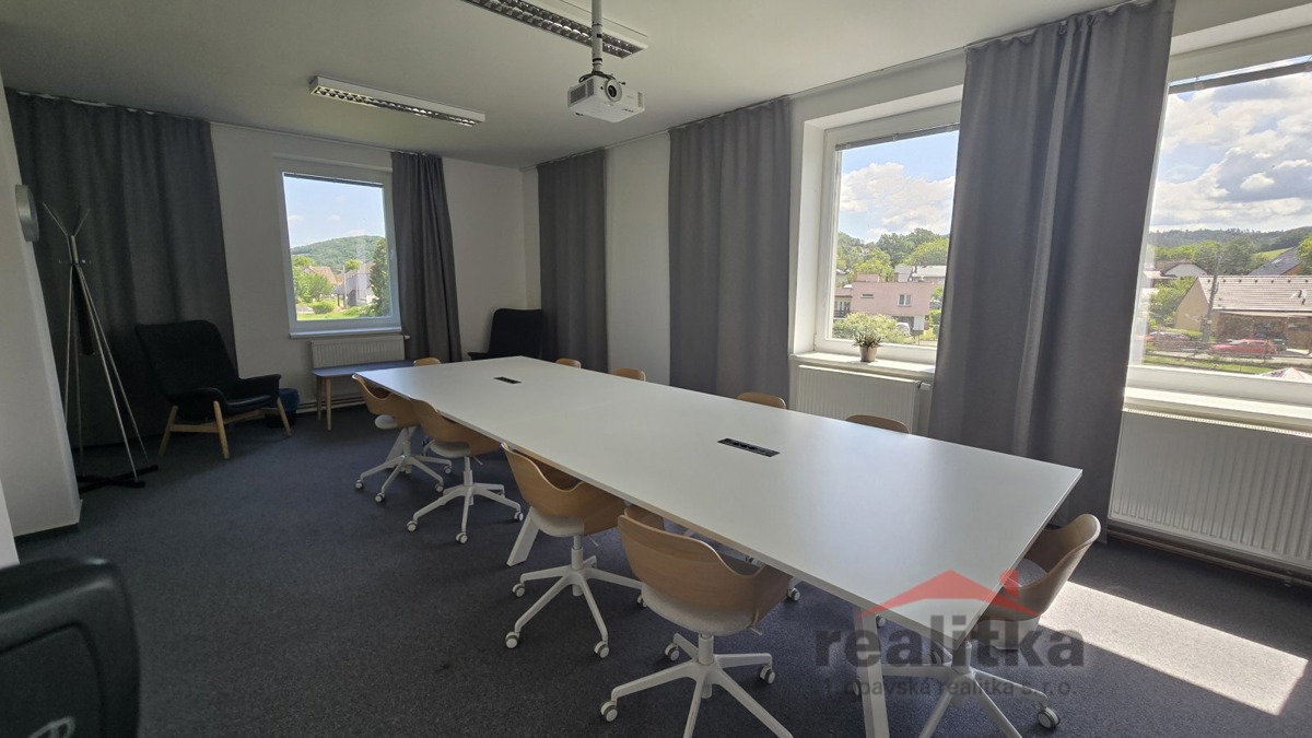 Photo 4 - Commercial property for rent · Office · 200 m²