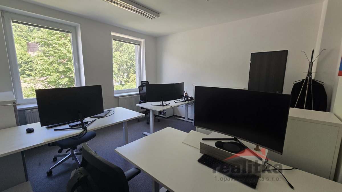 Photo 2 - Commercial property for rent · Office · 200 m²