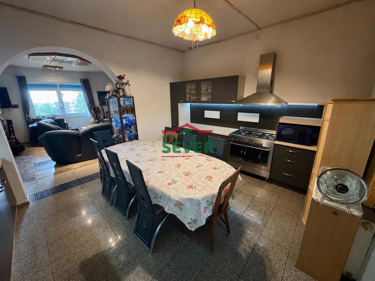 Фото 4 - Продаж будинку · Сімейний будинок · 5 кімнат