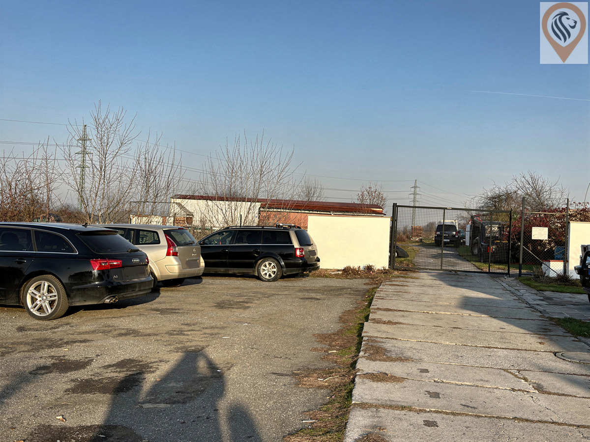 Photo 2 - Garage for rent · 75 m²