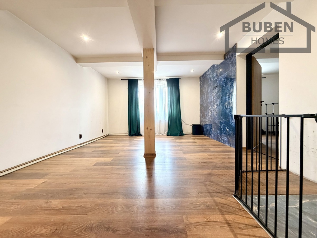 Photo 3 - House for sale · Family house · 380 m² · 5 rooms