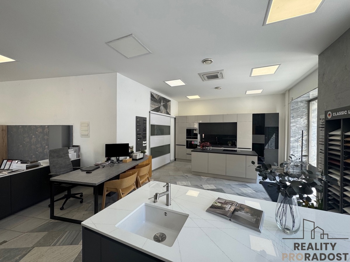 Photo 1 - Commercial property for rent · Retail space · 109 m²