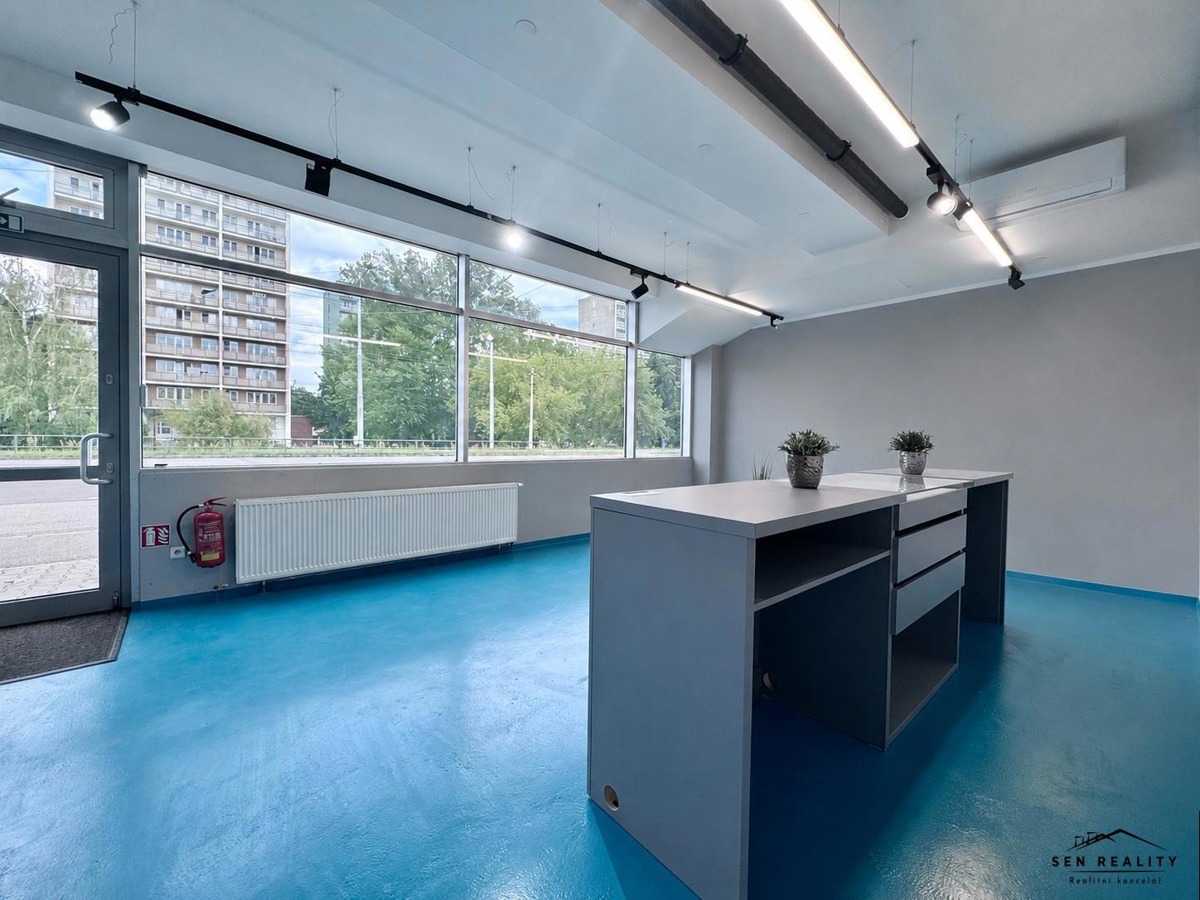 Photo 3 - Commercial property for rent