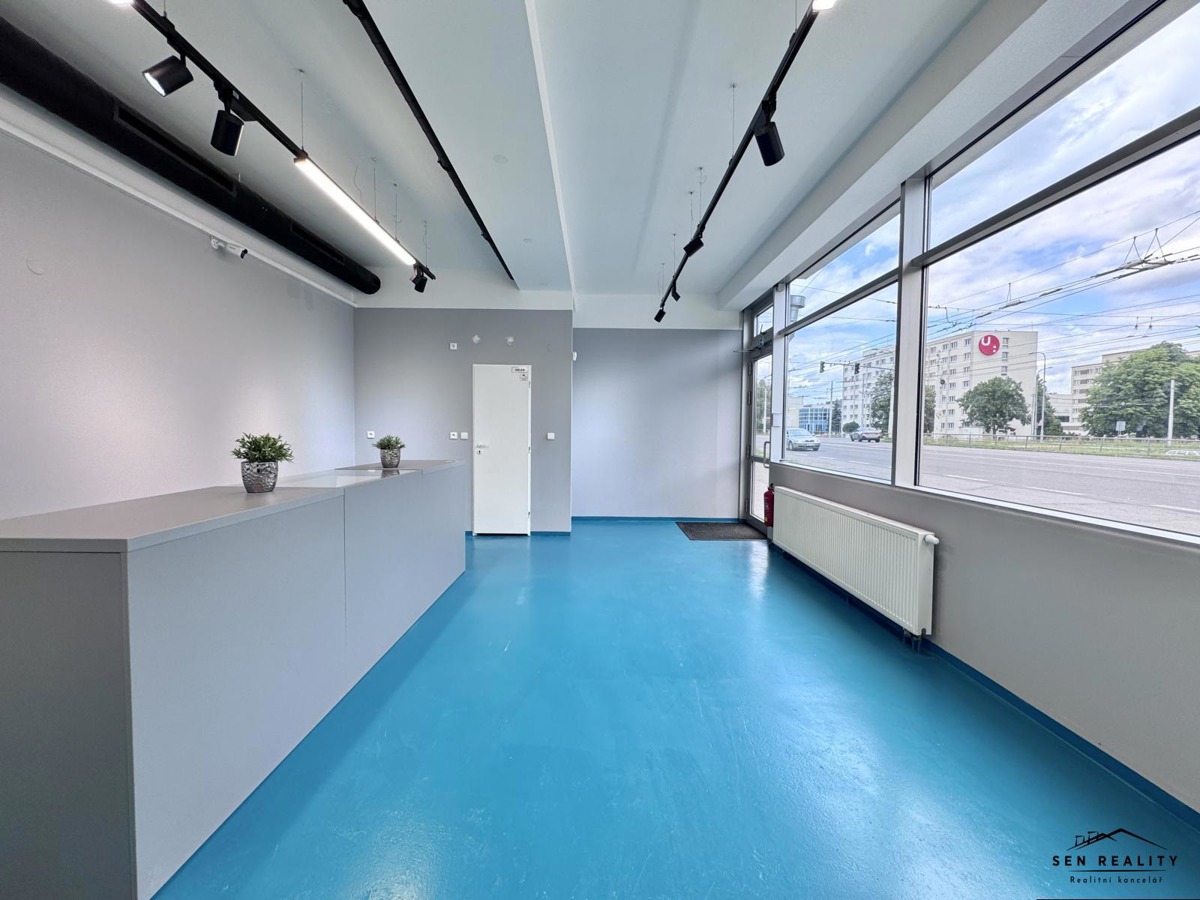 Photo 4 - Commercial property for rent