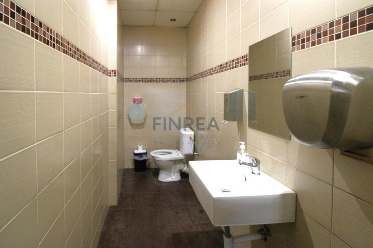 Fotografie 2 - Prodej komerční nemovitosti · Kavárna · 155 m²