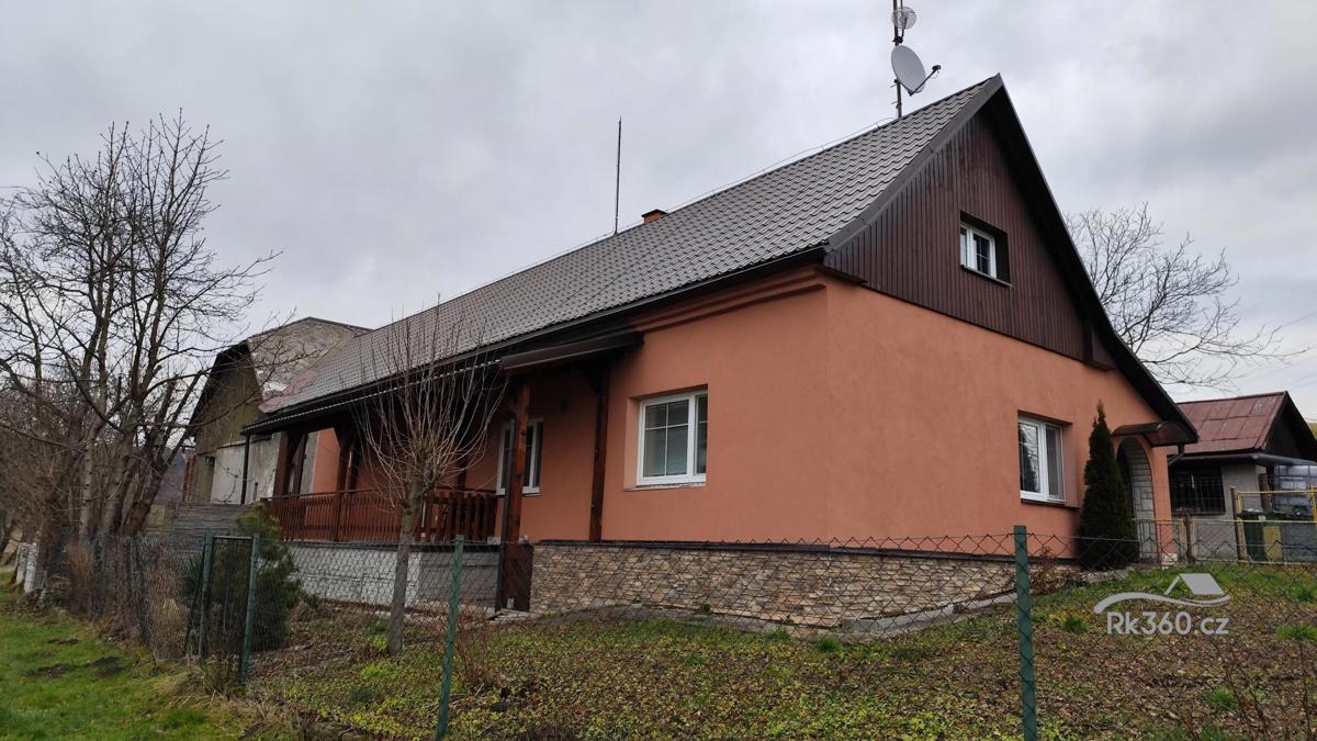 Фото 1 - Продажа дома · Семейный дом · 140 m²