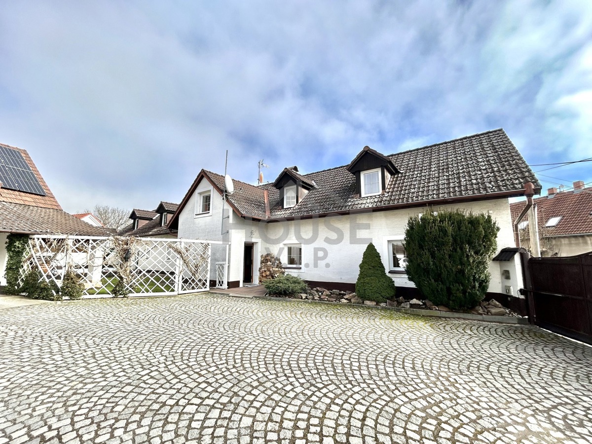 Фото 3 - Продаж будинку · Сімейний будинок · 239 m² · 5 кімнат
