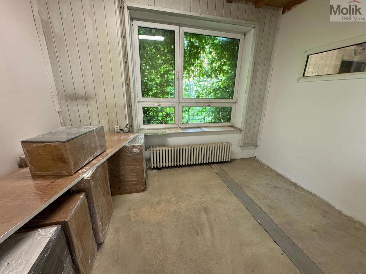 Фото 3 - Продажа коммерческой недвижимости · 2 400 m²