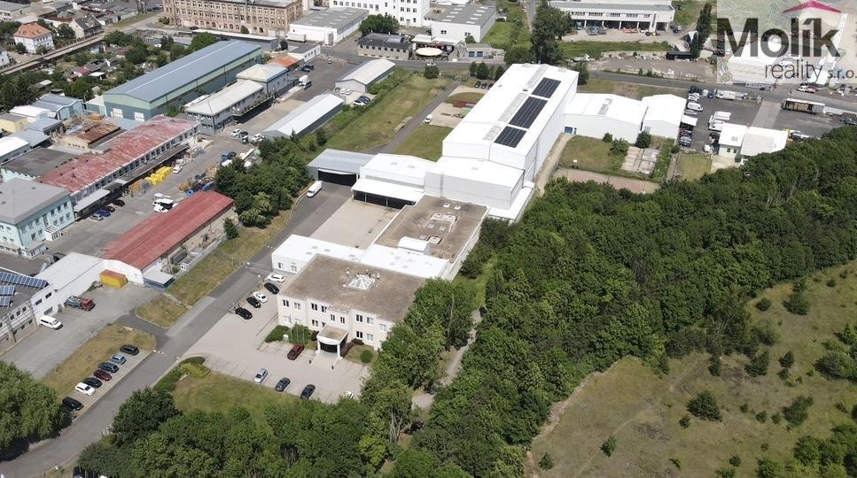 Photo 1 - Commercial property for rent · Warehouse · 30 000 m²