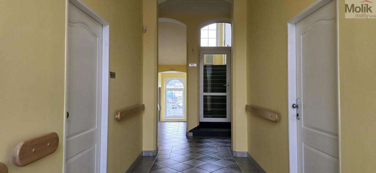 Фото 4 - Аренда коммерческой недвижимости · 140 m²