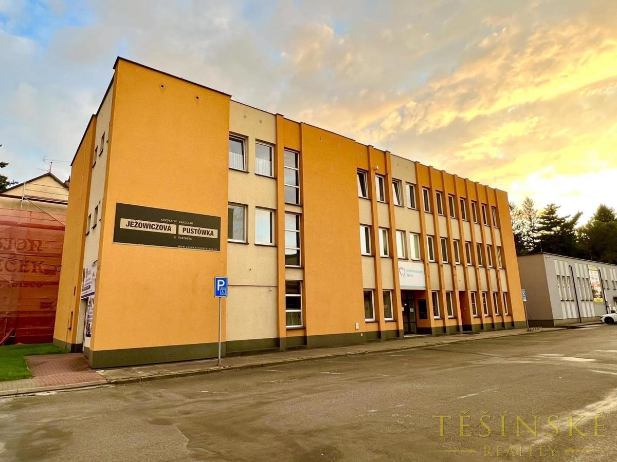 Photo 2 - Commercial property for rent · 203 m²