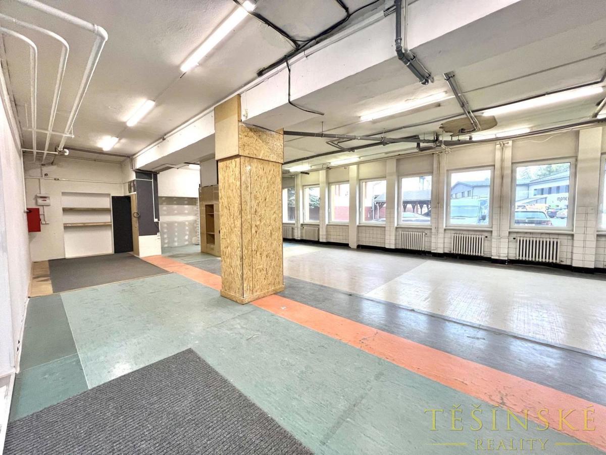 Photo 1 - Commercial property for rent · 203 m²
