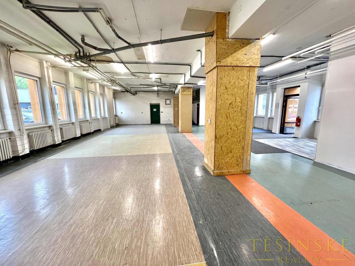 Photo 3 - Commercial property for rent · 203 m²