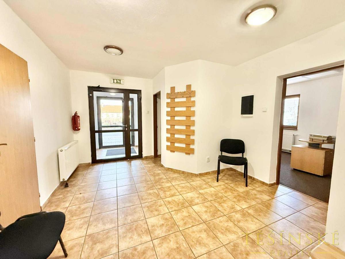 Photo 2 - Commercial property for rent · Office · 17 m²