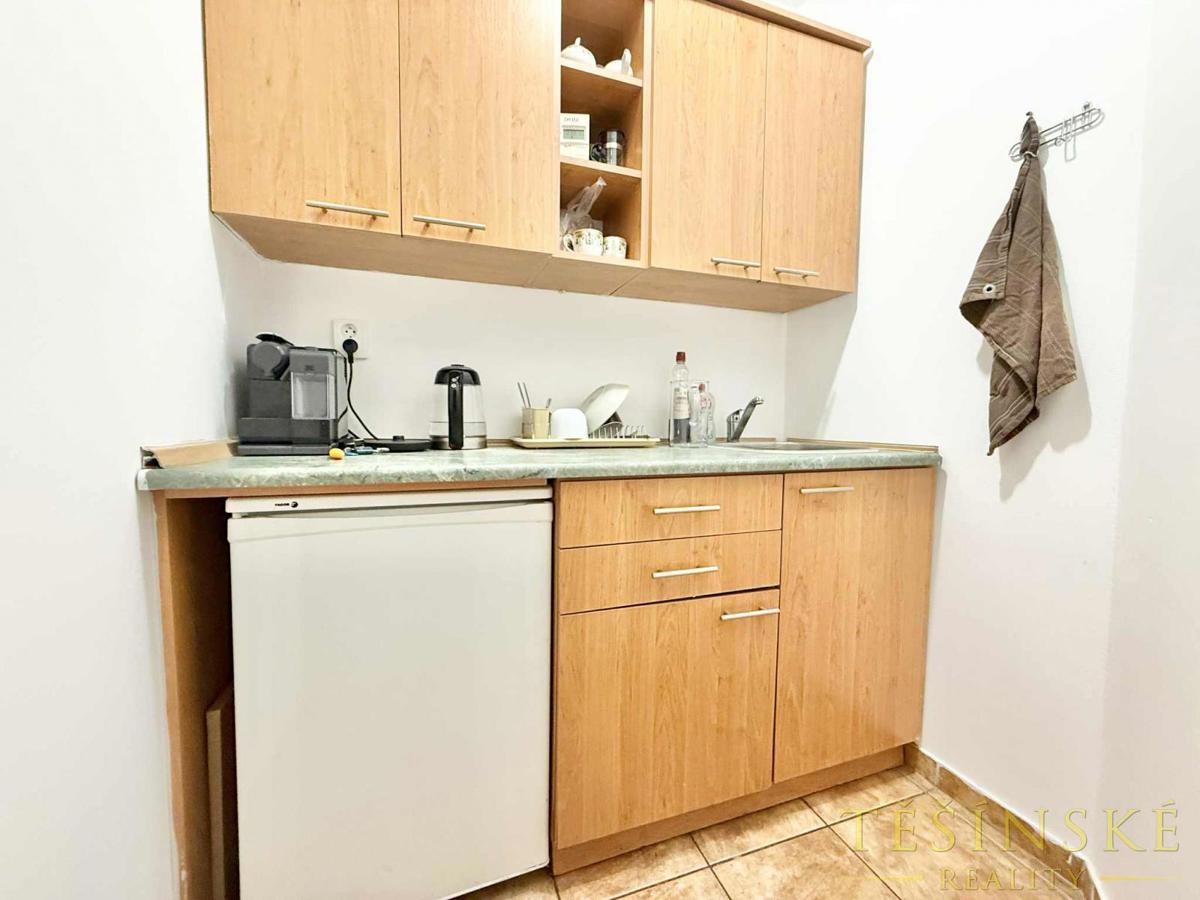 Photo 1 - Commercial property for rent · Office · 17 m²