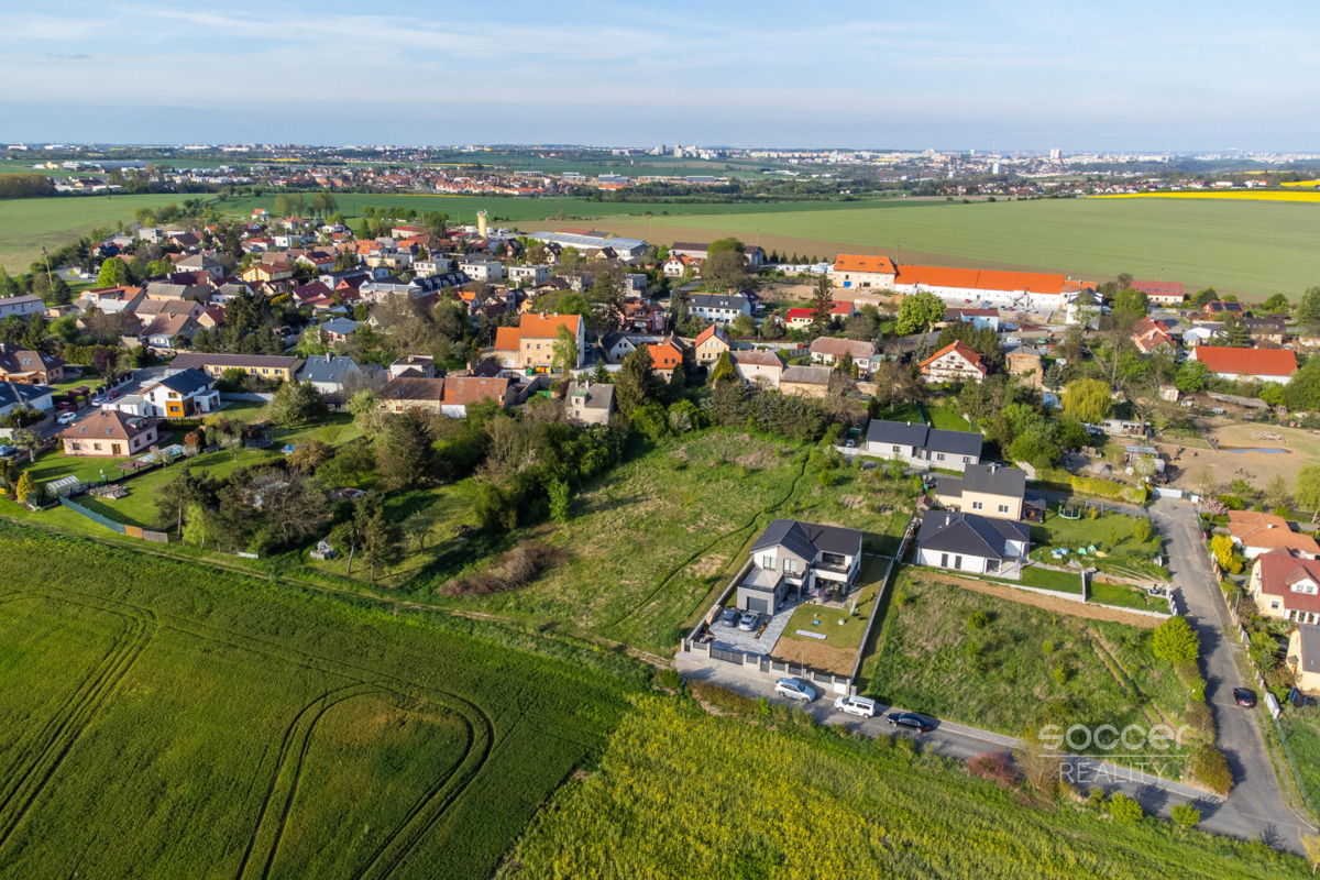 Фото 1 - Продаж ділянки · Під забудову · 803 m²
