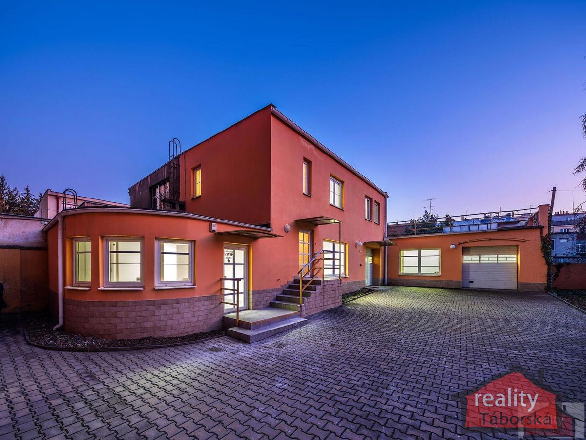 Фото 3 - Продаж будинку · 220 m²