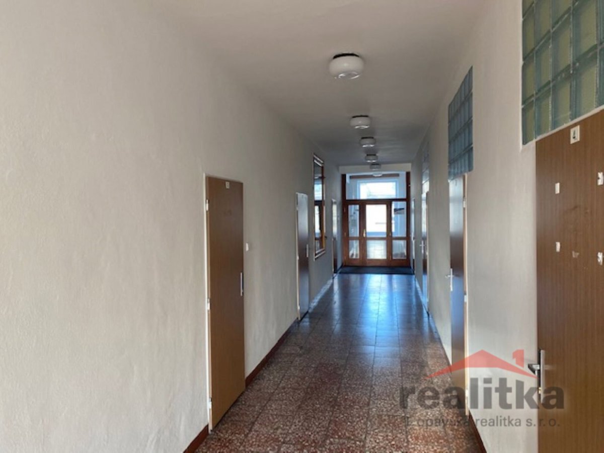 Photo 4 - Commercial property for rent · Office · 8 m²