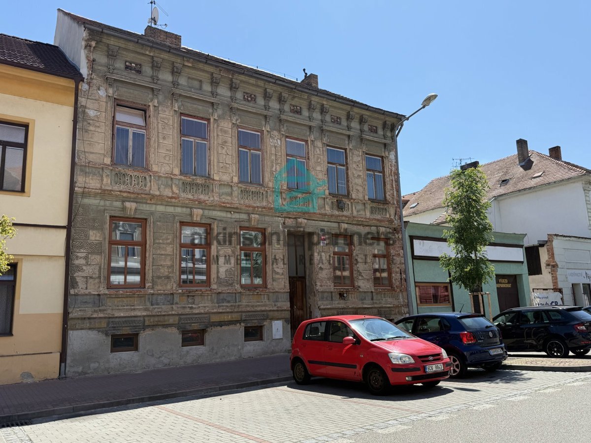 Fotografie 1 - Prodej domu · Rodinný · 1 190 m² · 5 pokojů